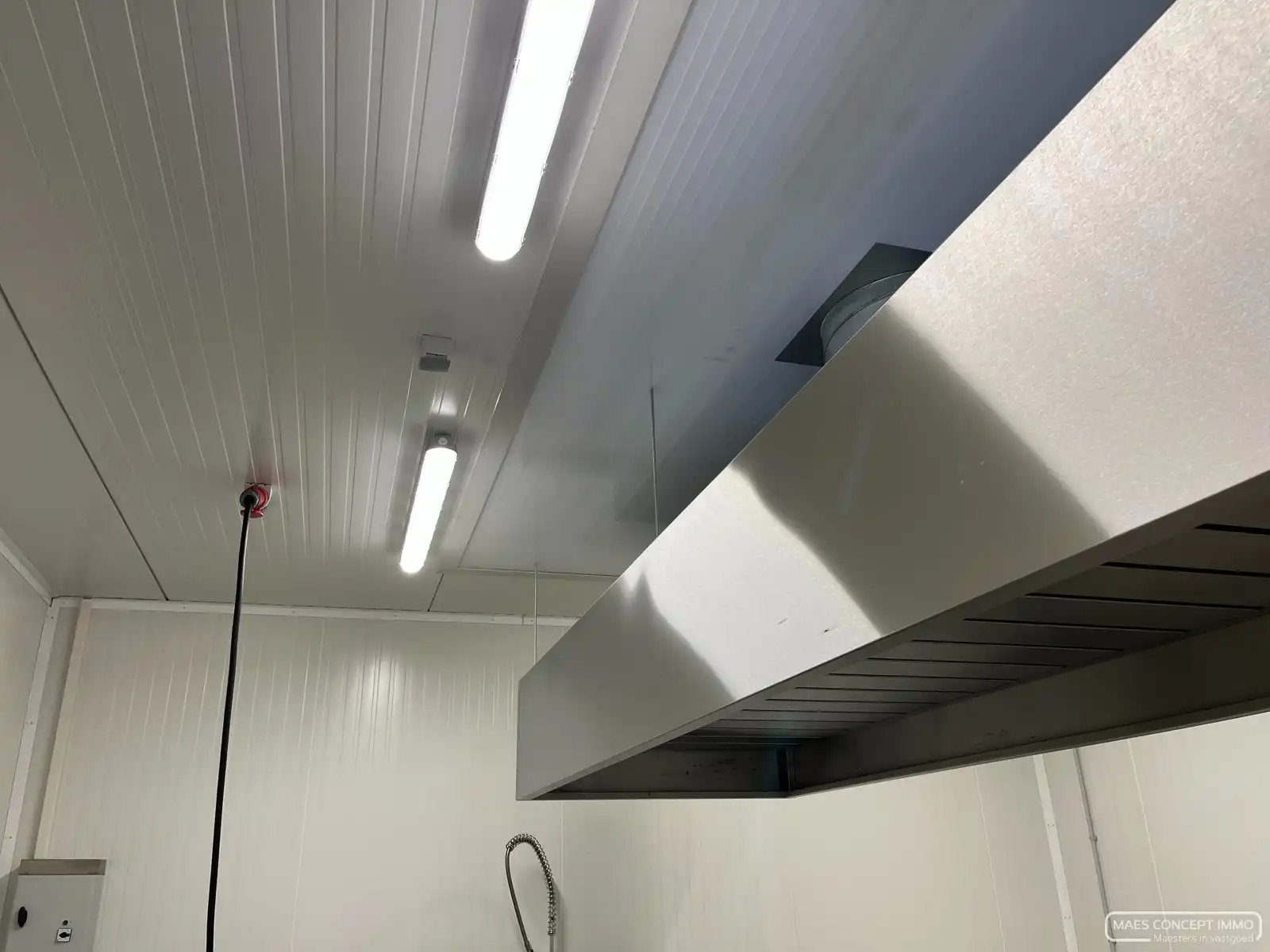 Ingericht magazijn te huur voor bereiding van voedsel in Wielsbeke foto 18