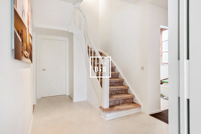 Exclusieve instapklare villa in het Zoute met zonnige tuin foto 14