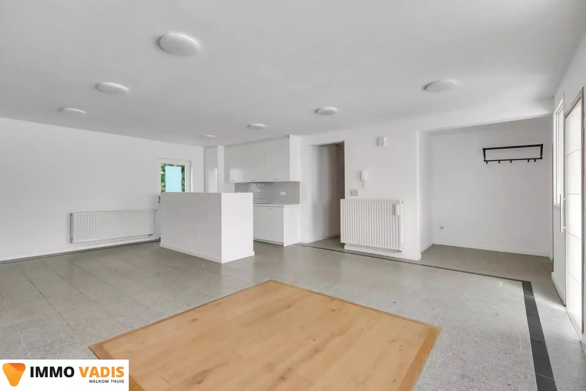 Ruim gelijkvloers appartement met  3 slaapkamers foto 2