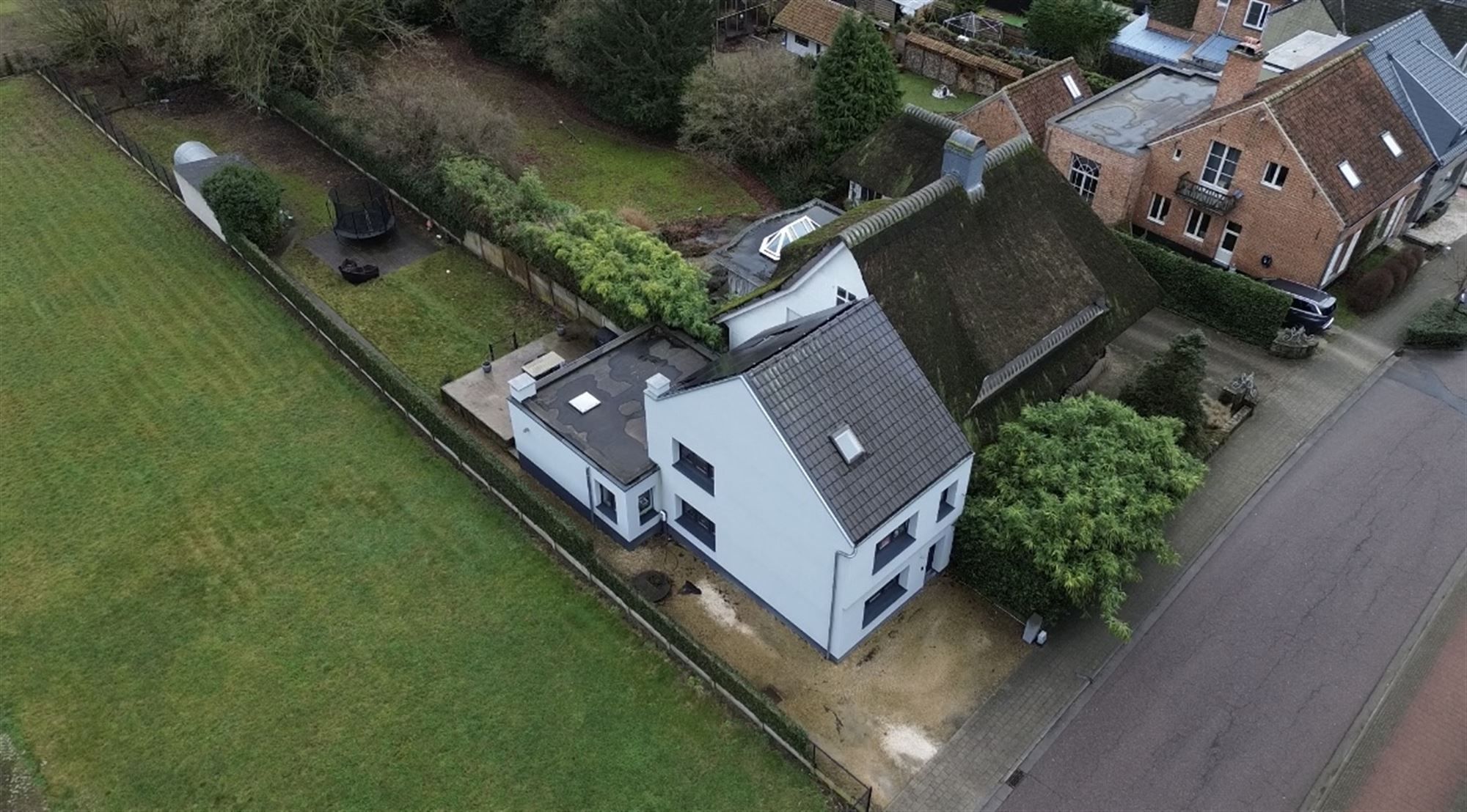 Instapklare woning met ruime tuin op gunstige locatie foto 23