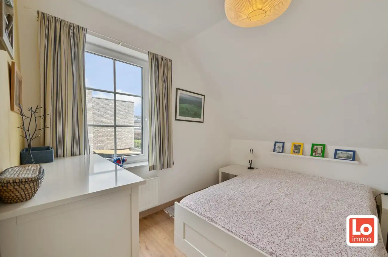 Degelijke, ruime en lichtrijke open woning met inpandige garage op een rustige locatie en toch vlakbij&nbsp; het centrum van het bruisende Lochristi! foto 18