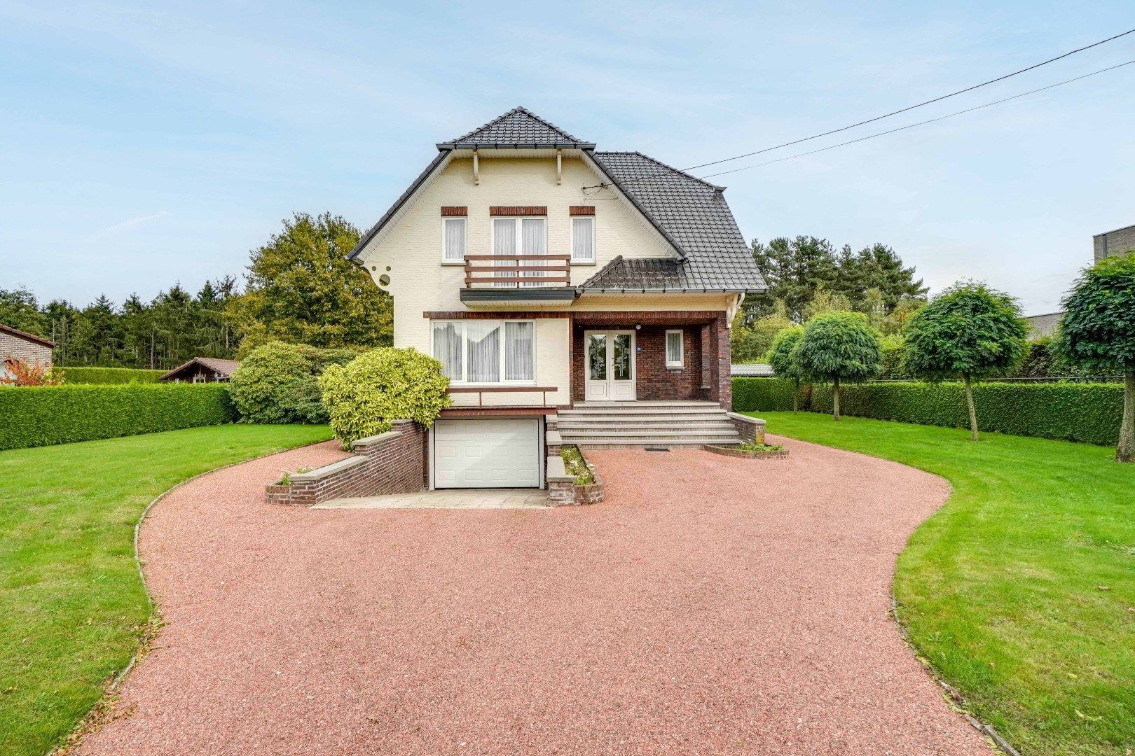 VRIJSTAANDE WONING OP EEN RUIM PERCEEL VAN 1625 M² IN EEN GROENE OMGEVING !  foto 4