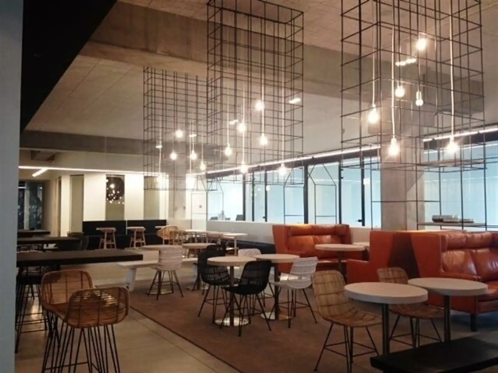 Kantoren in het Meetdistrict in Planet Group Arena foto 12