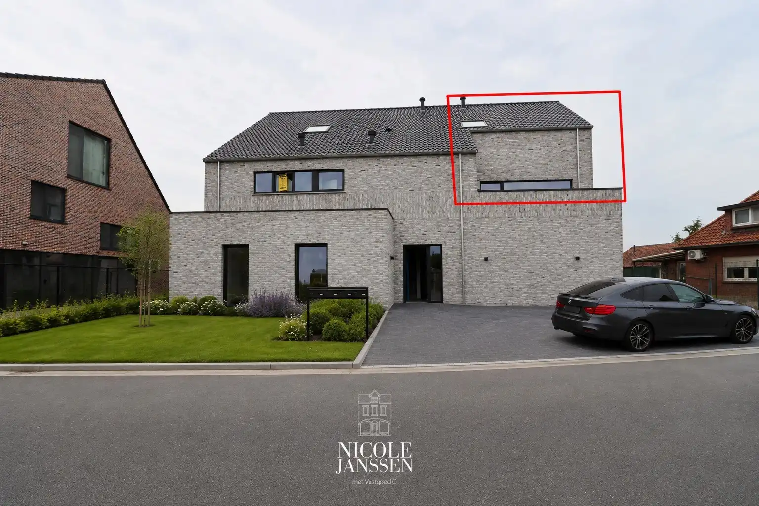 Duplex-appartement met drie slaapkamers foto {{pictureIndex}}