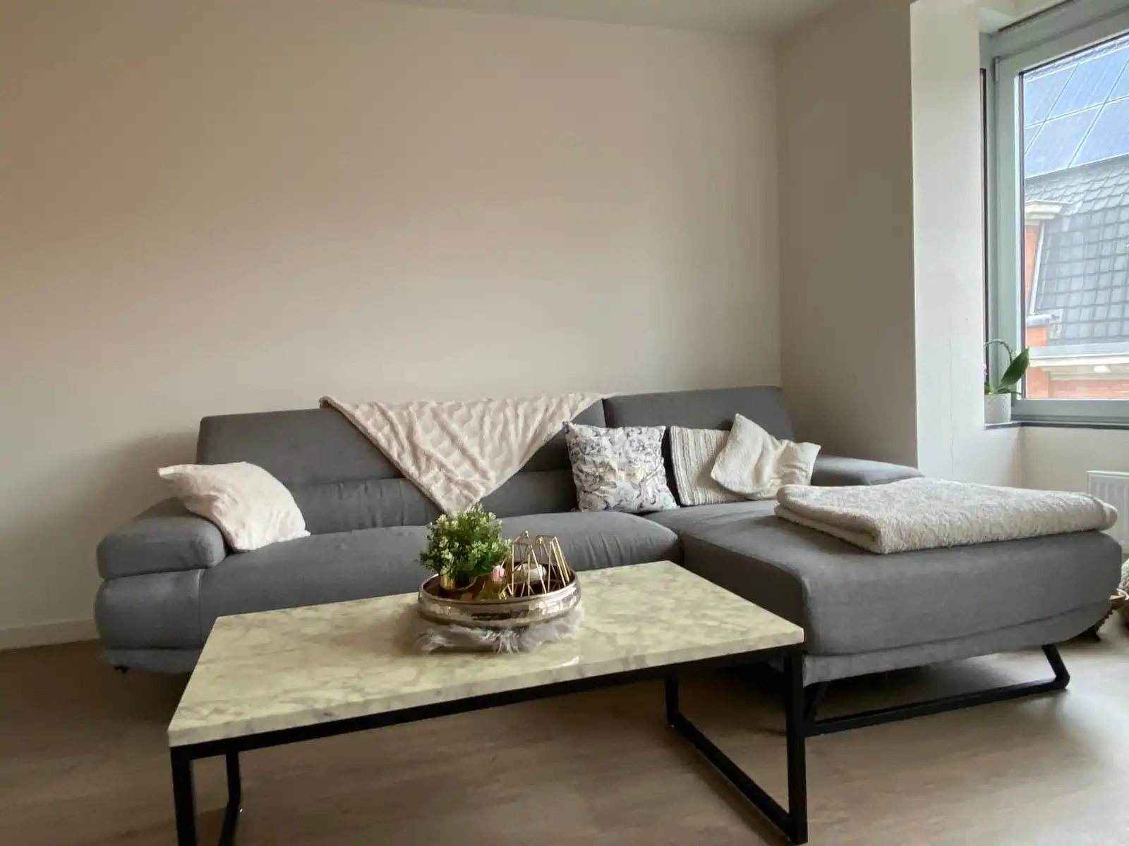 Te huur: modern 2-kamerappartement met ondergrondse staanplaats in Waregem foto 2