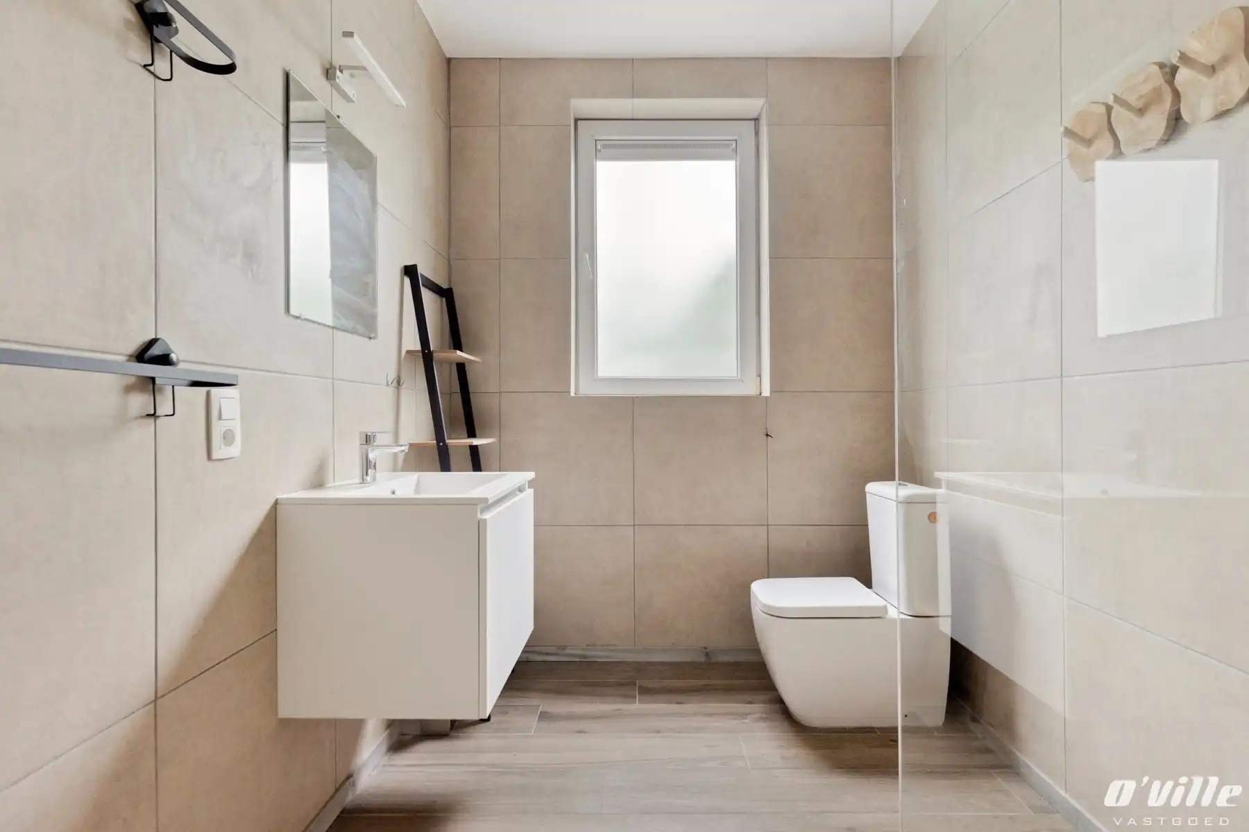 Rustig gelegen, instapklaar wonen in het groen. foto 11