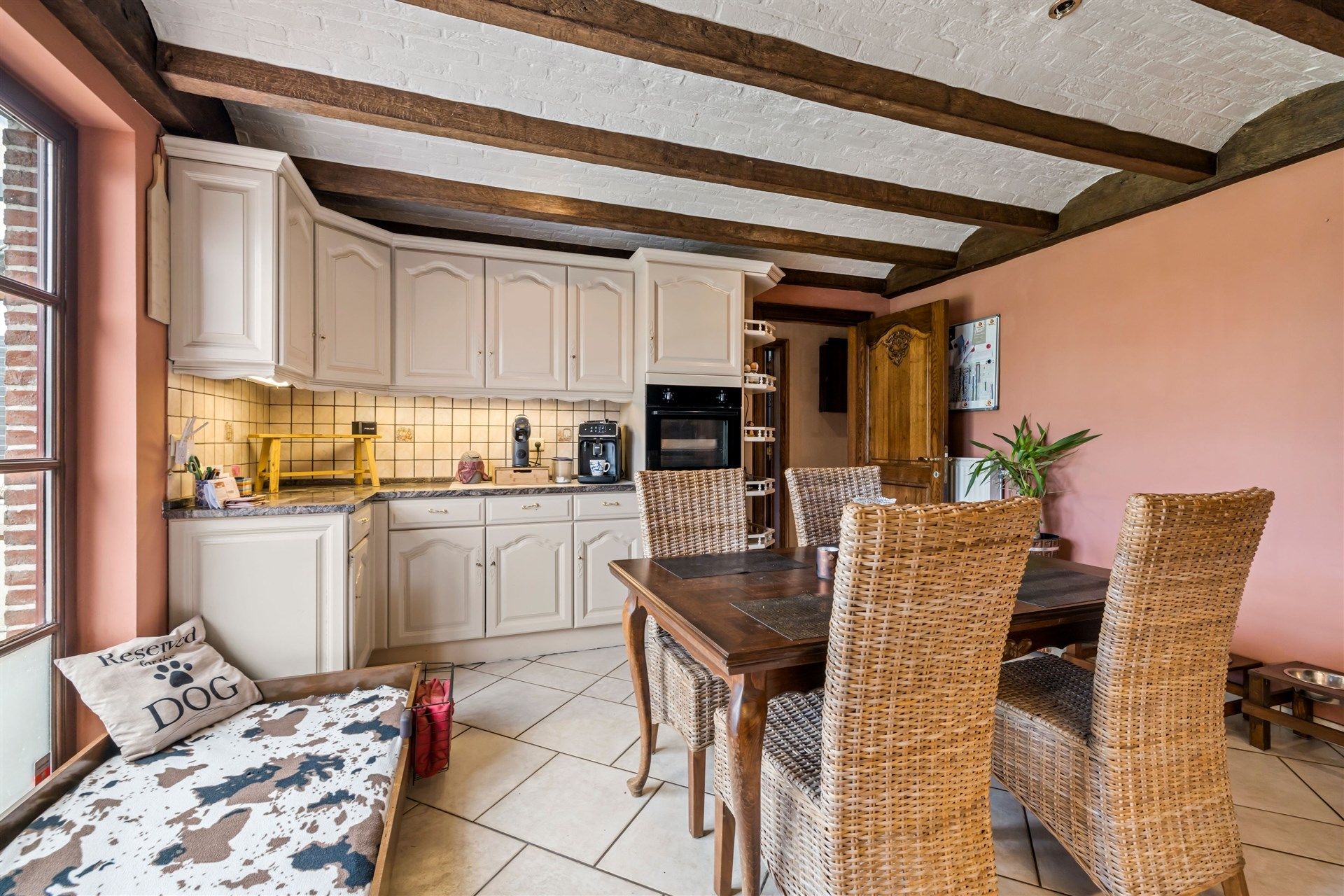 Ruim opgezette, landelijke woning met aangename tuin, 6 slaapkamers en een ingerichte woonstudio op de 2e verdieping foto 11