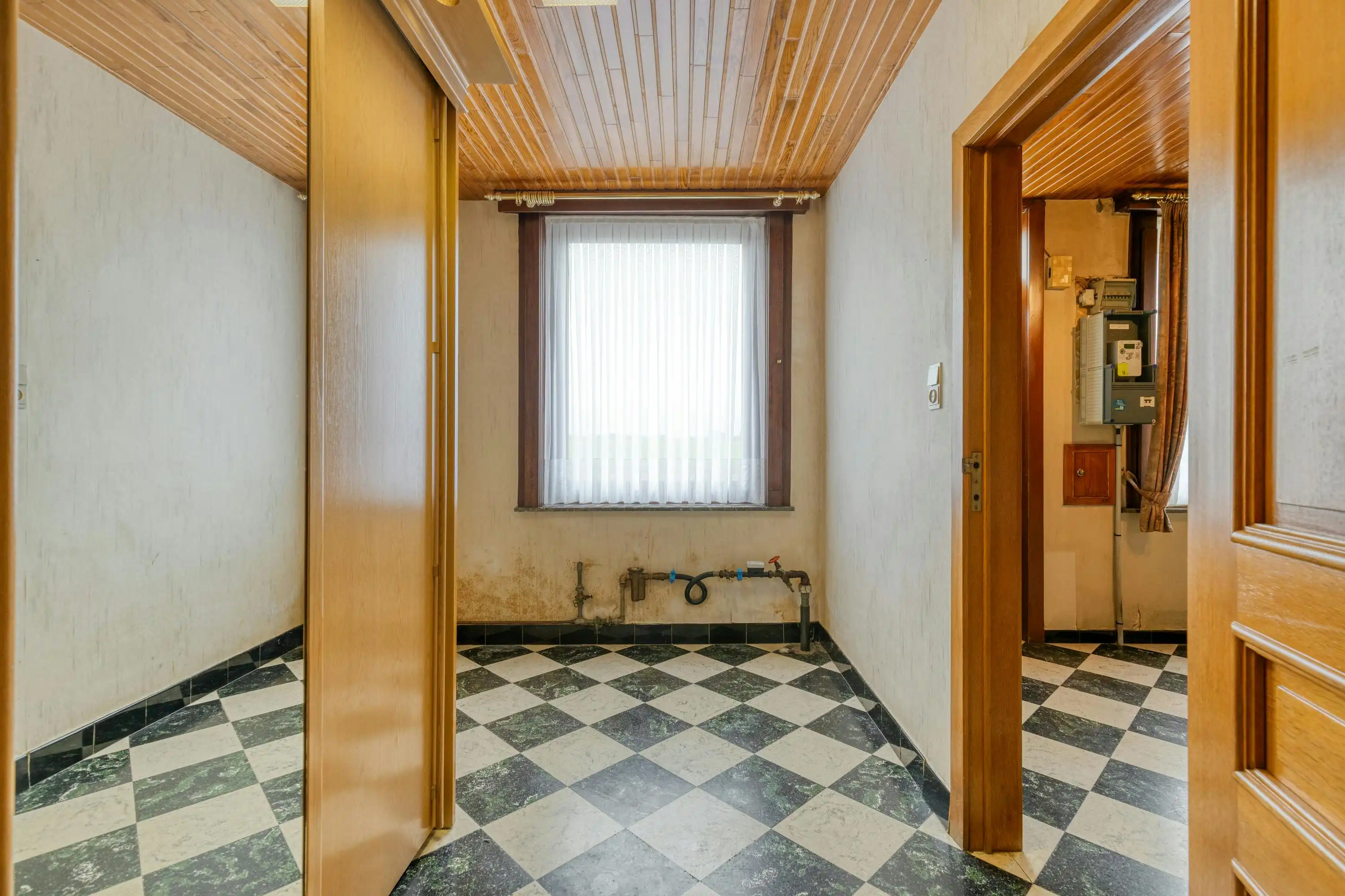 Huis te koop in Woesten met 3 kamers, garage en tuin foto 16