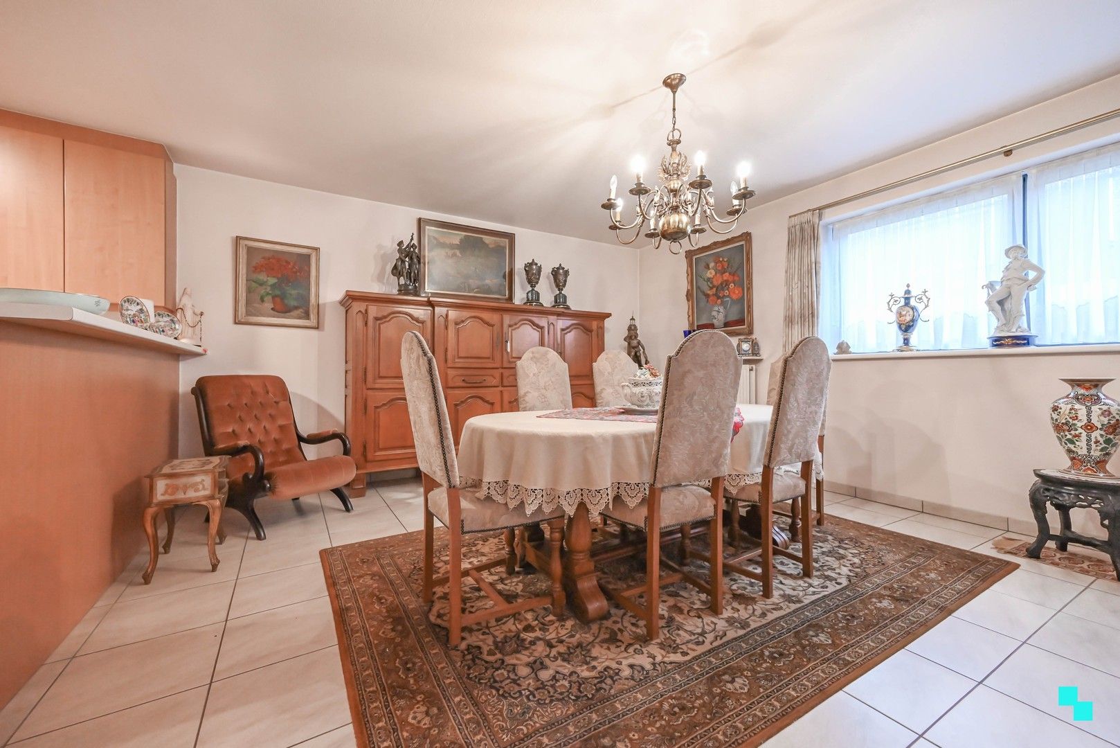 Ruim en instapklaar tweeslaapkamer appartement in hartje Izegem foto 10