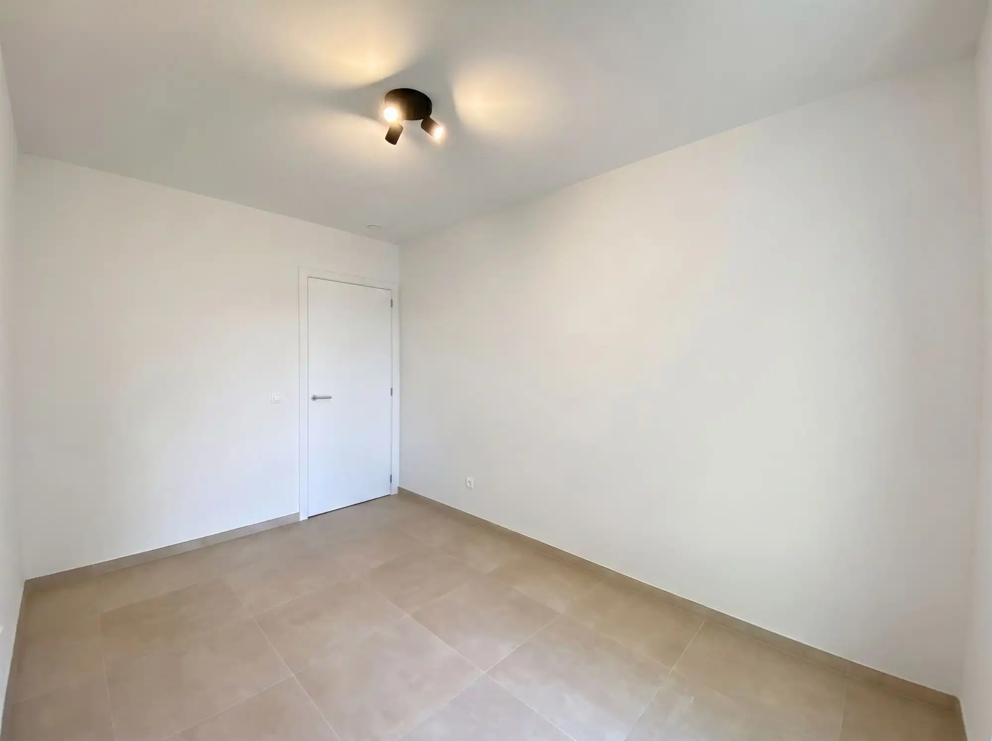 Gelijkvloers nieuwbouwappartement met garage en berging foto 20