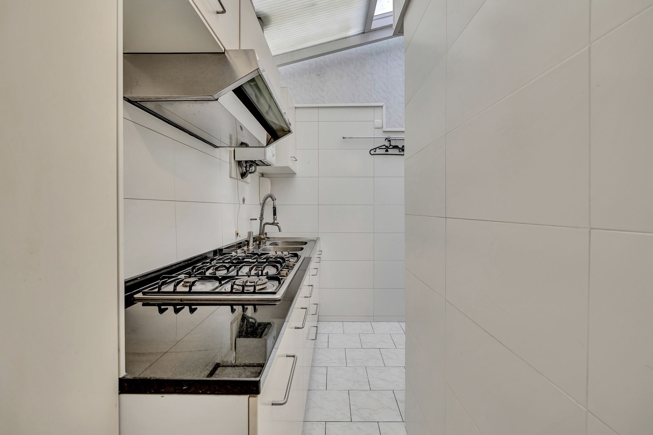 Te renoveren woning met 3 slaapkamers foto 5