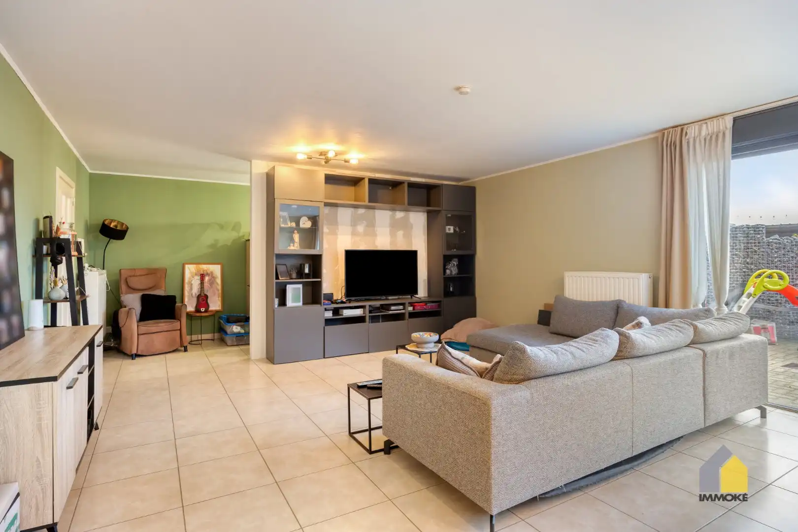 Gelijkvloers appartement (120 m²) met ruime woonkamer, 2 slpks. en terras. foto 7