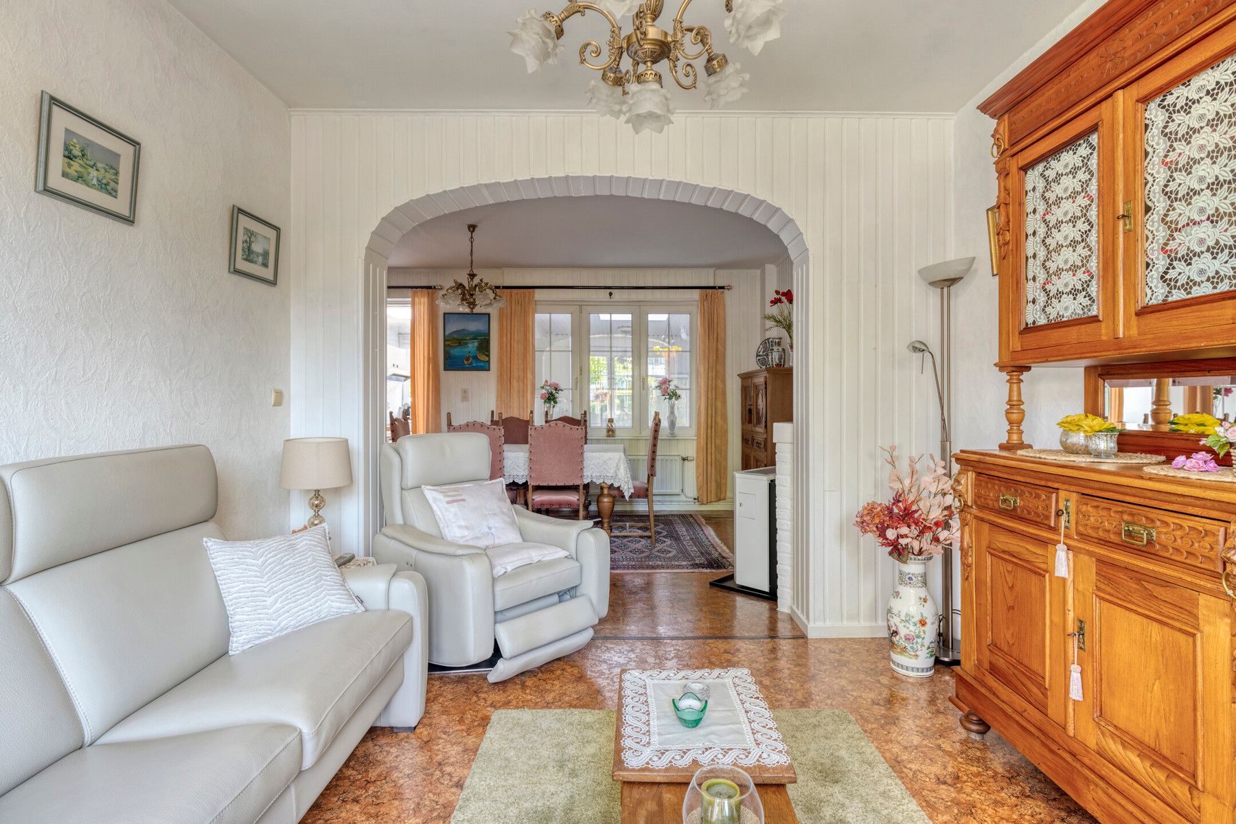Te renoveren rustig gelegen woning met 4 slaapkamers foto 7
