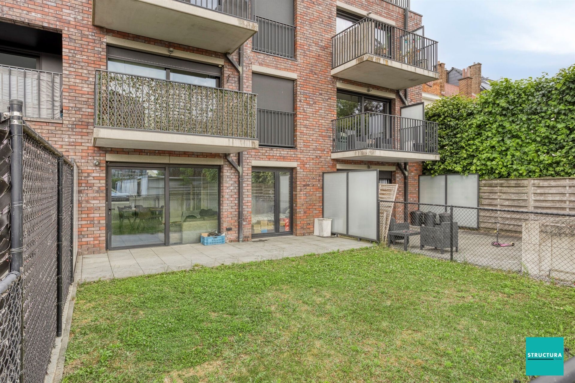 Gelijkvloers appartement met tuin en autostaanplaats foto 6