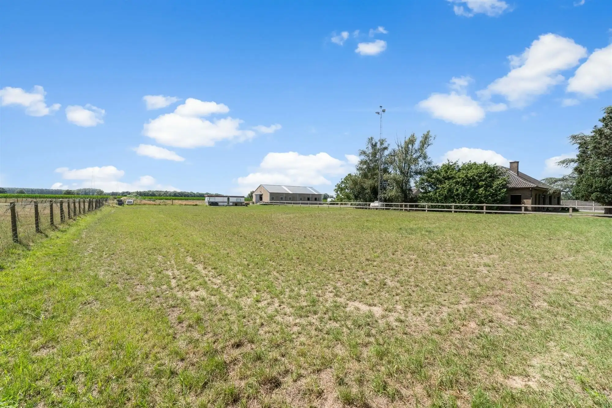 Unieke eigendom van 14.139m² voor paarden- of dierenliefhebbers of wie droomt van ruimte  foto 12