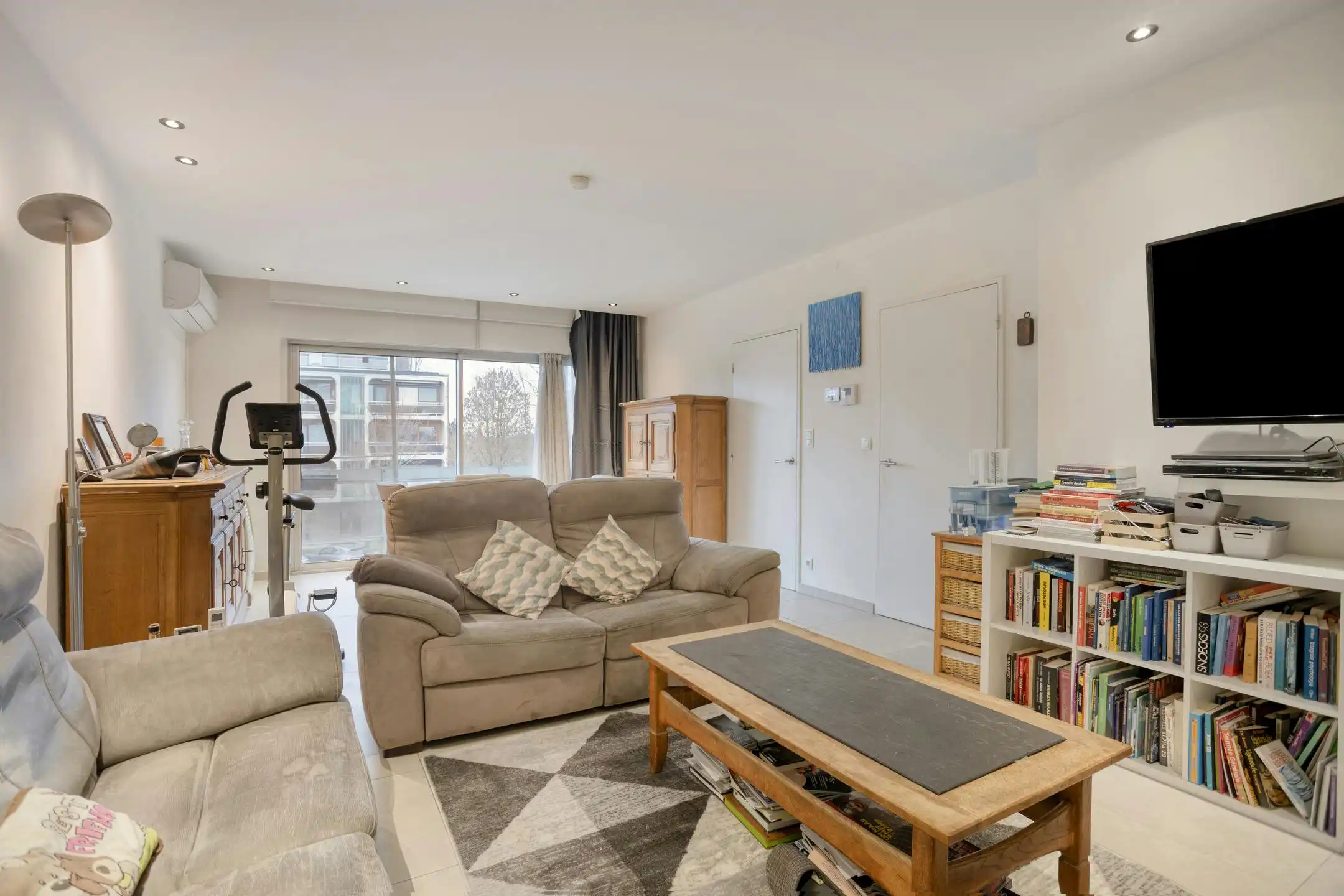 Gerenoveerd 3 Slaapkamer appartement in Banneuxwijk foto 2