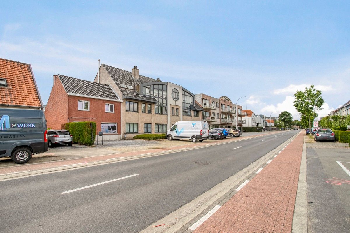 Instapklare gezinswoning met tuin in het hart van Eke foto 19