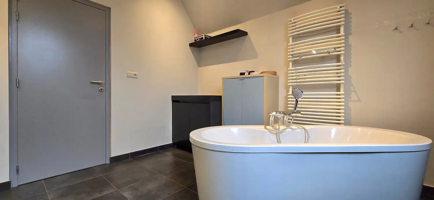 Ruime moderne woning op een perceel van 10a 12ca in een rustige, bosrijke omgeving te koop foto 16