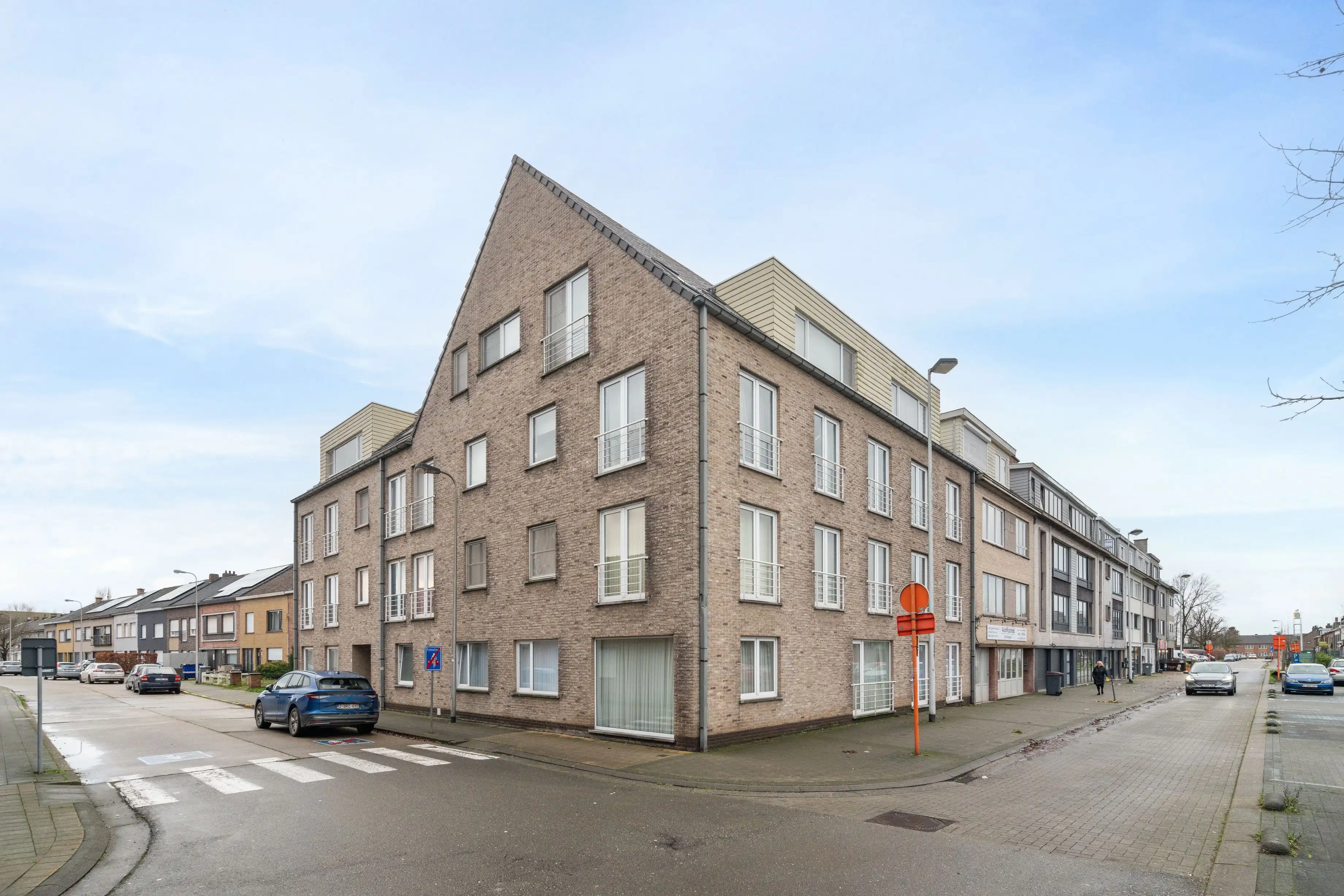 Lichtrijk appartement met zicht op het Groenplein foto 18
