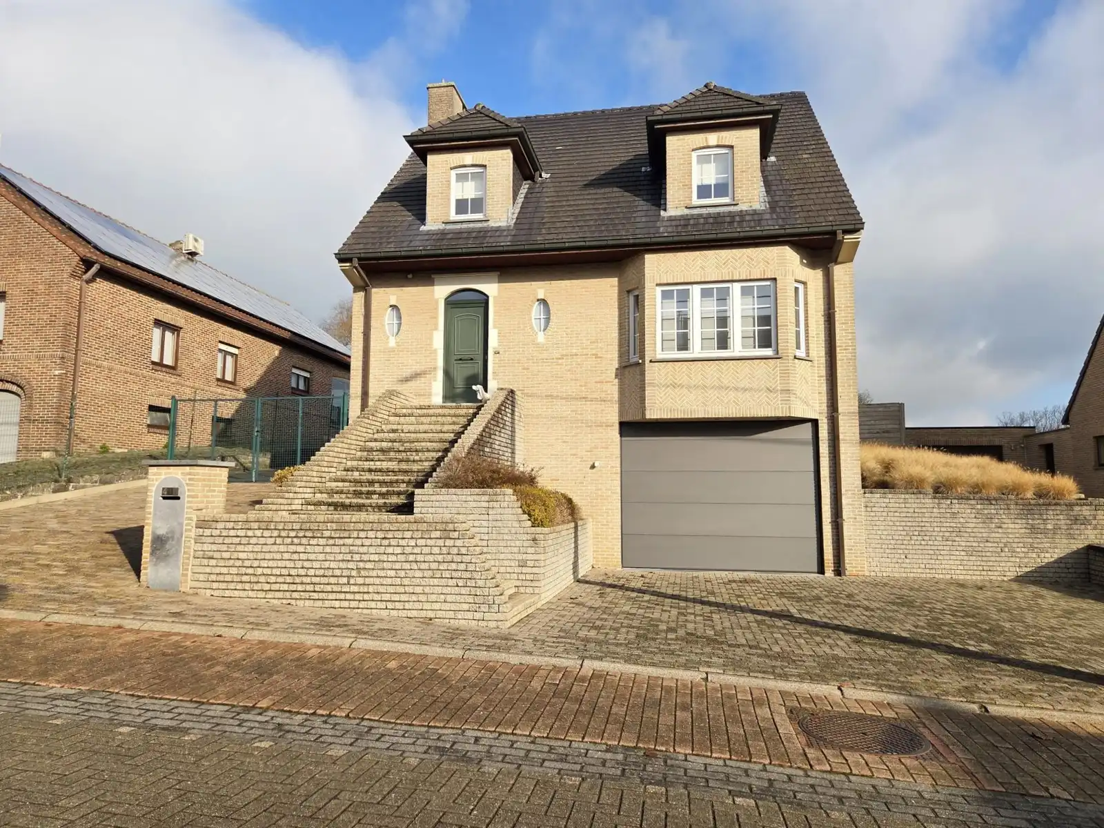 WSB-Immo: Moderne, energiezuinige woning met luxe afwerking! foto {{pictureIndex}}