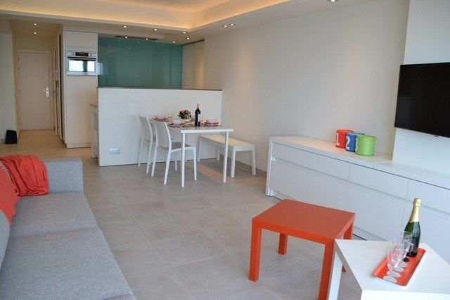 Luxueus afgewerkte studio op de Zeedijk van Middelkerke foto 2