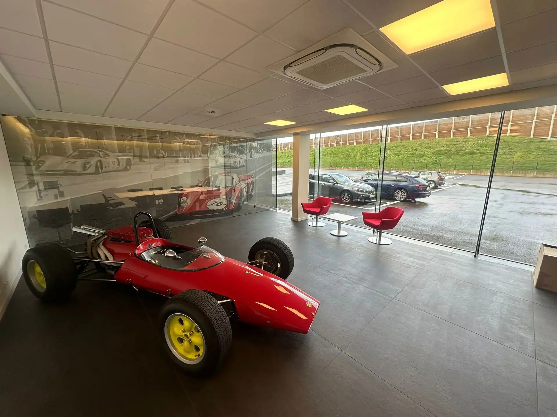 TE HUUR bedrijfssite langsheen E17  foto 2