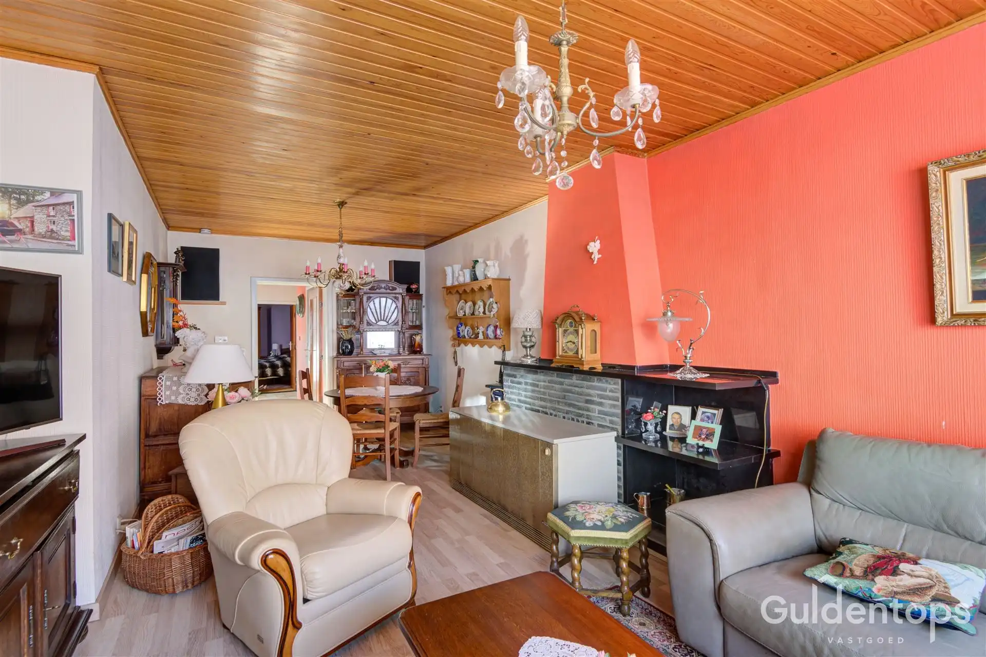 Zeer goed gelegen rijwoning foto 6
