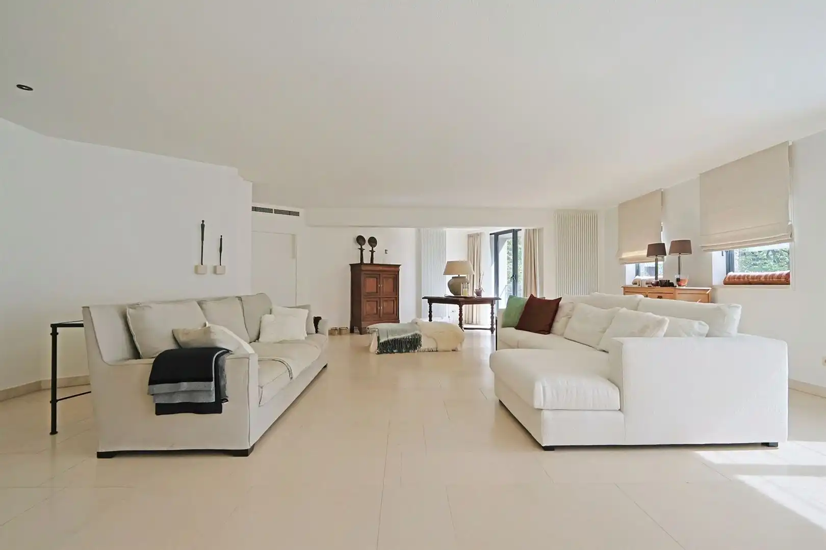 Instapklaar drie-slaapkamer appartement in het centrum foto 3