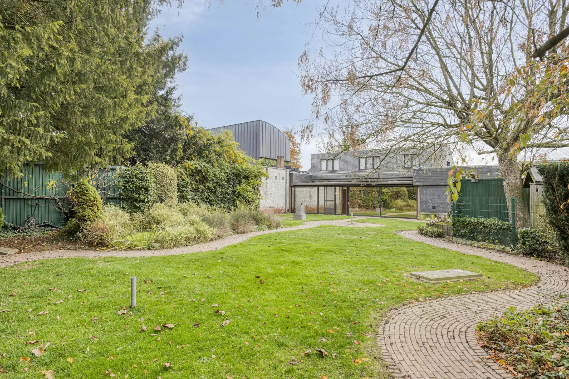 Huis te koop in Ieper met 3 kamers, tuin en garage foto 17