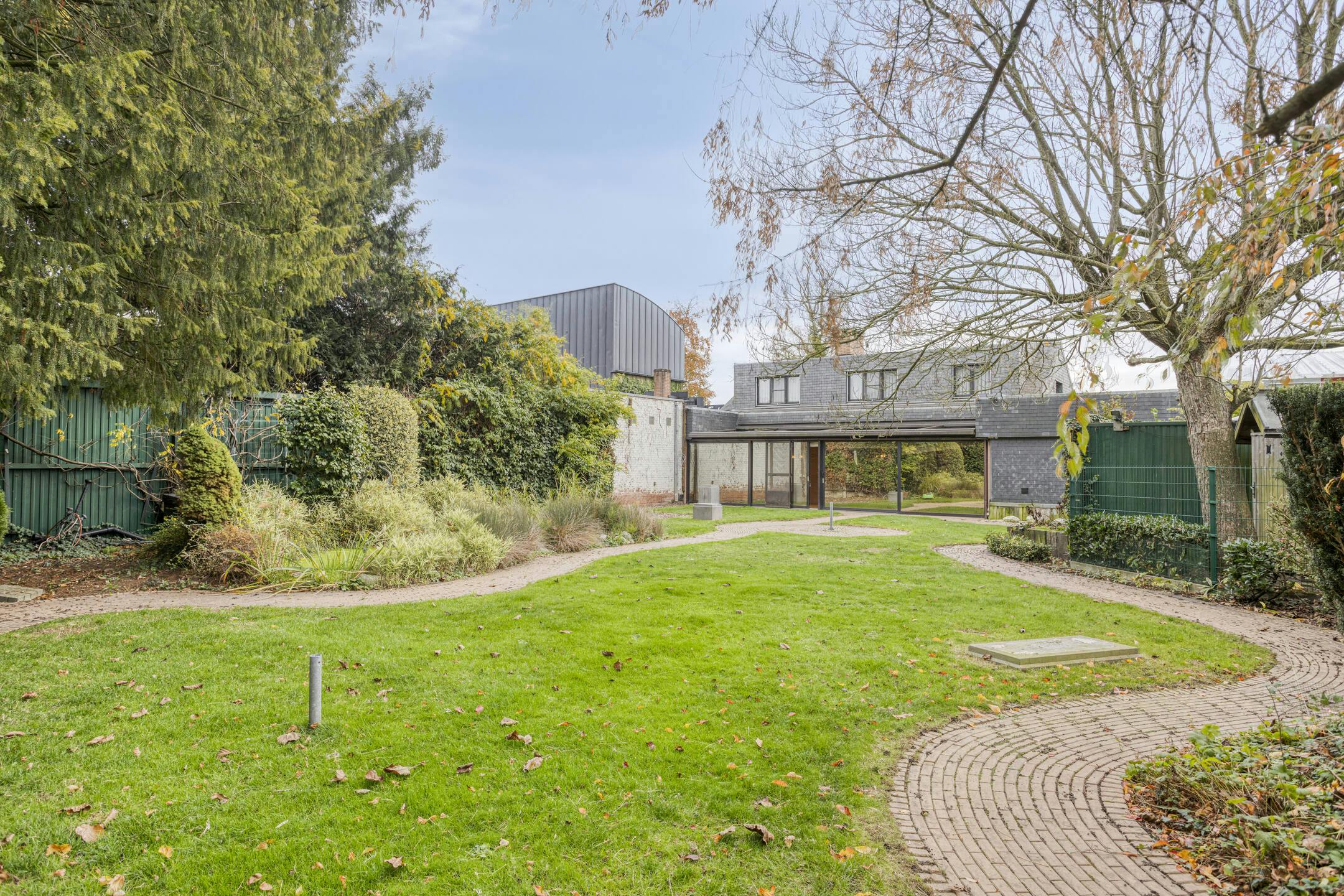 Huis te koop in Ieper met 3 kamers, tuin en garage foto 16