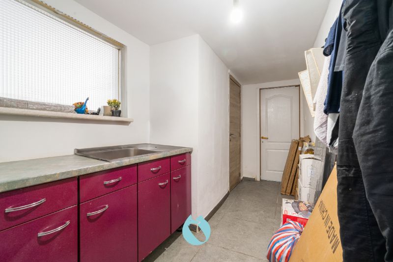 Woning met handels- of praktijkruimte foto 14