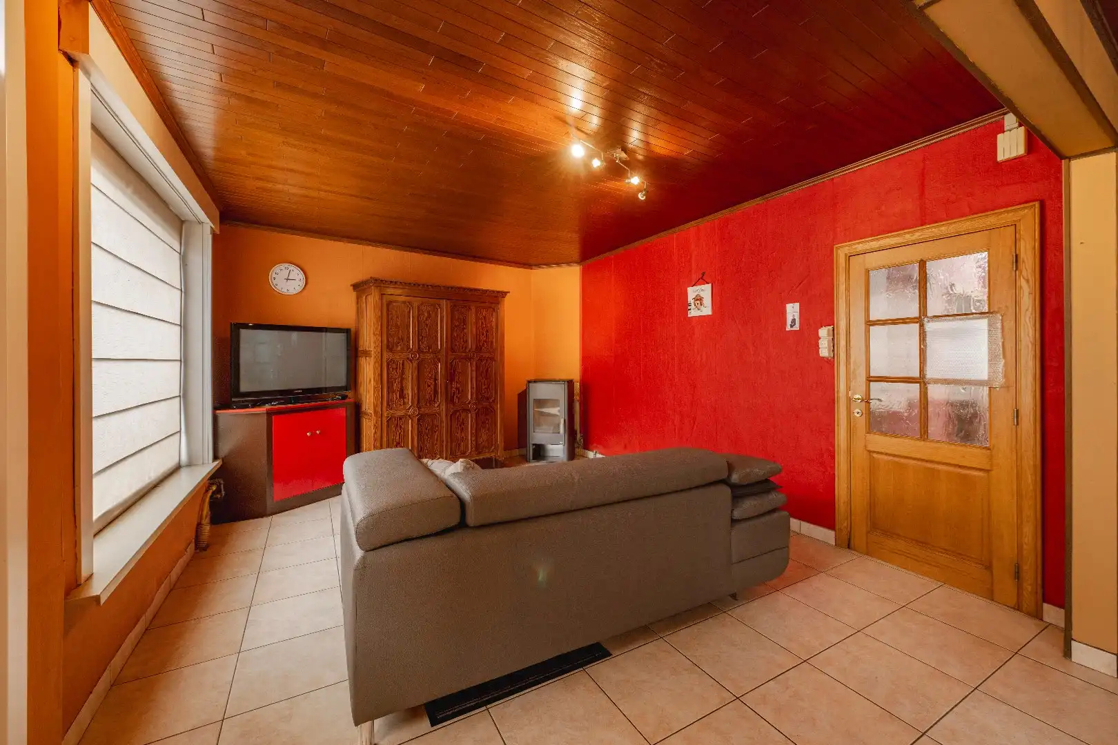 ZEER RUIME (TE RENOVEREN) WONING MET BIJGEBOUWEN | 5 SLPKS foto 6