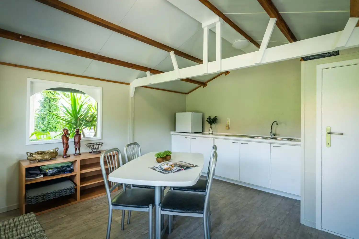 Royale villa met 4 slaapkamers, droomtuin en weids vergezicht te koop in Maldegem foto 27