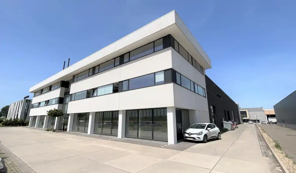 Modern afgewerkte kantoorruimte te huur in Burcht foto 2