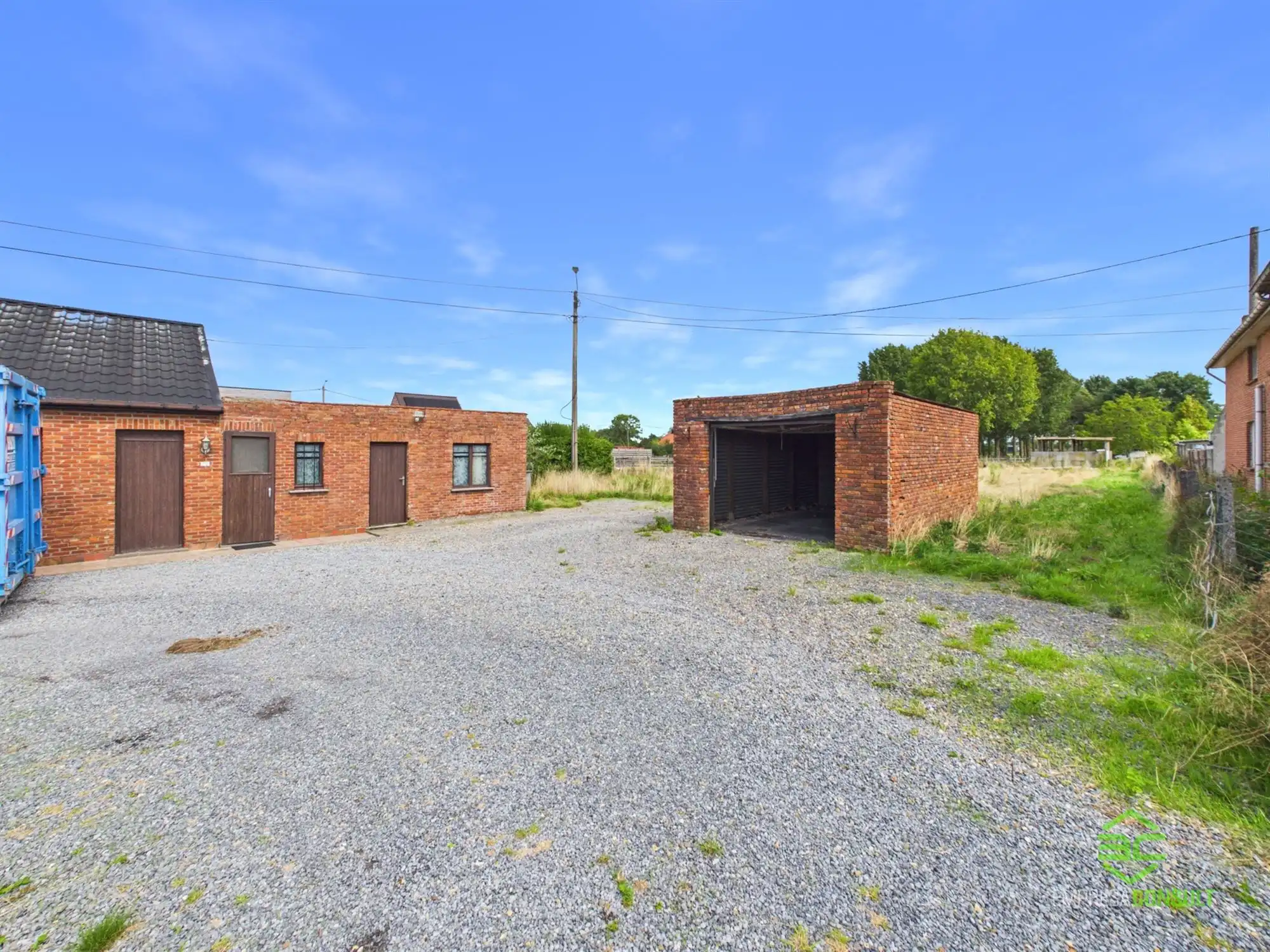 Te renoveren rustig gelegen woning op 20a 8ca! foto 2