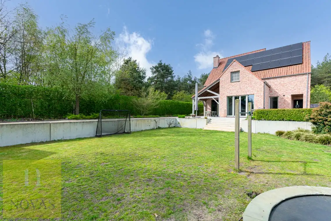 Prachtige woning, zonnepanelen, warmtepomp, thuisbatterij, 4 slaapkamers, bouwjaar 2015 foto 32