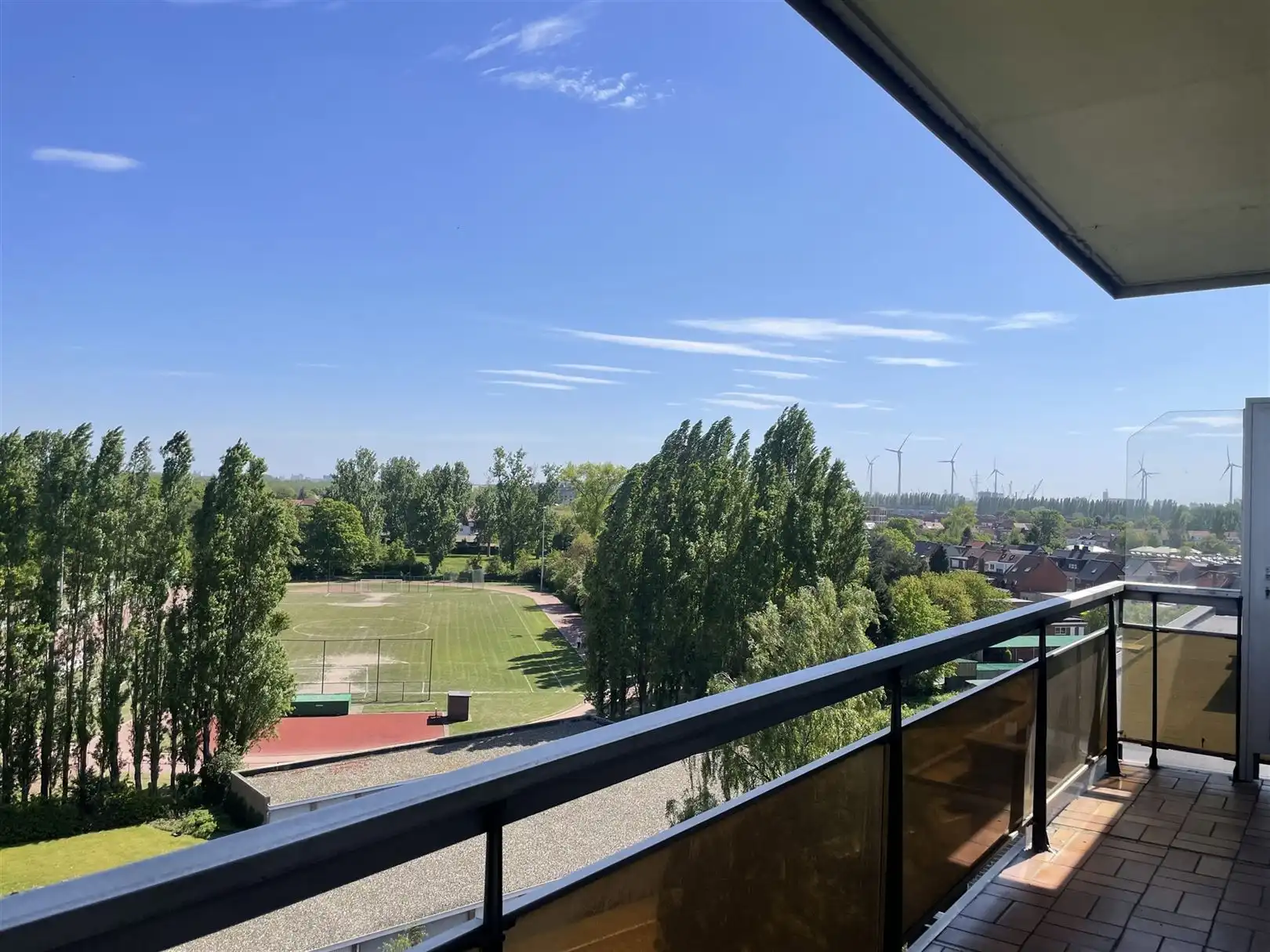 Ruim en zonnig appartement ca. 113m2 met groen uitzicht foto 13
