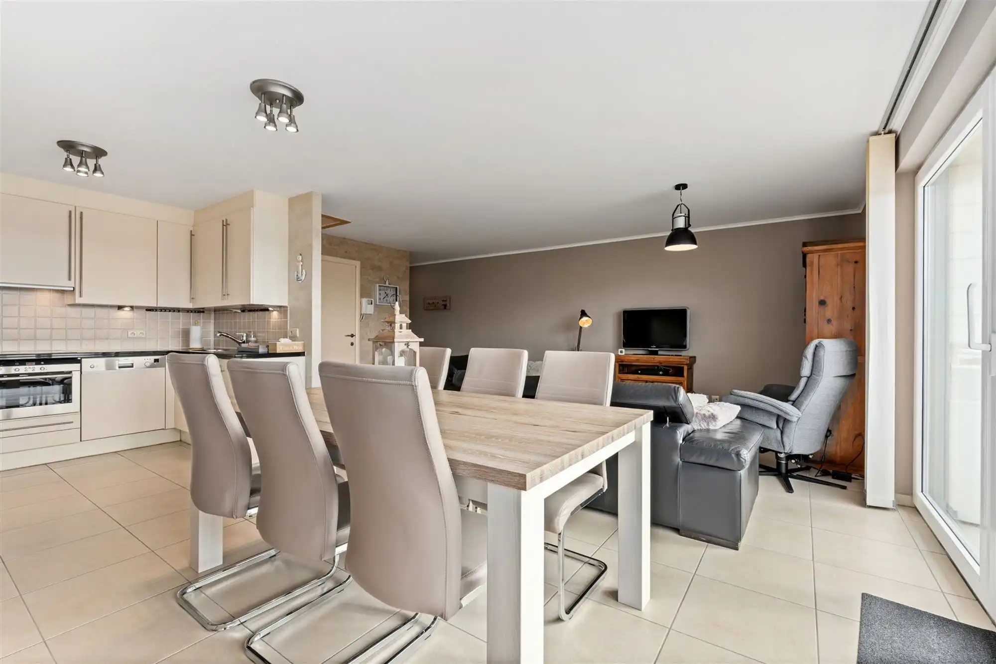 Instapklaar duplex appartement met terras aan zee! foto 6