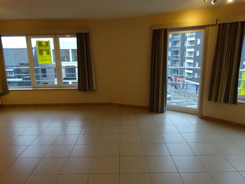 Lichtrijk hoekappartement met 2 kamers, ruim terras met prachtig zicht en garage foto 5
