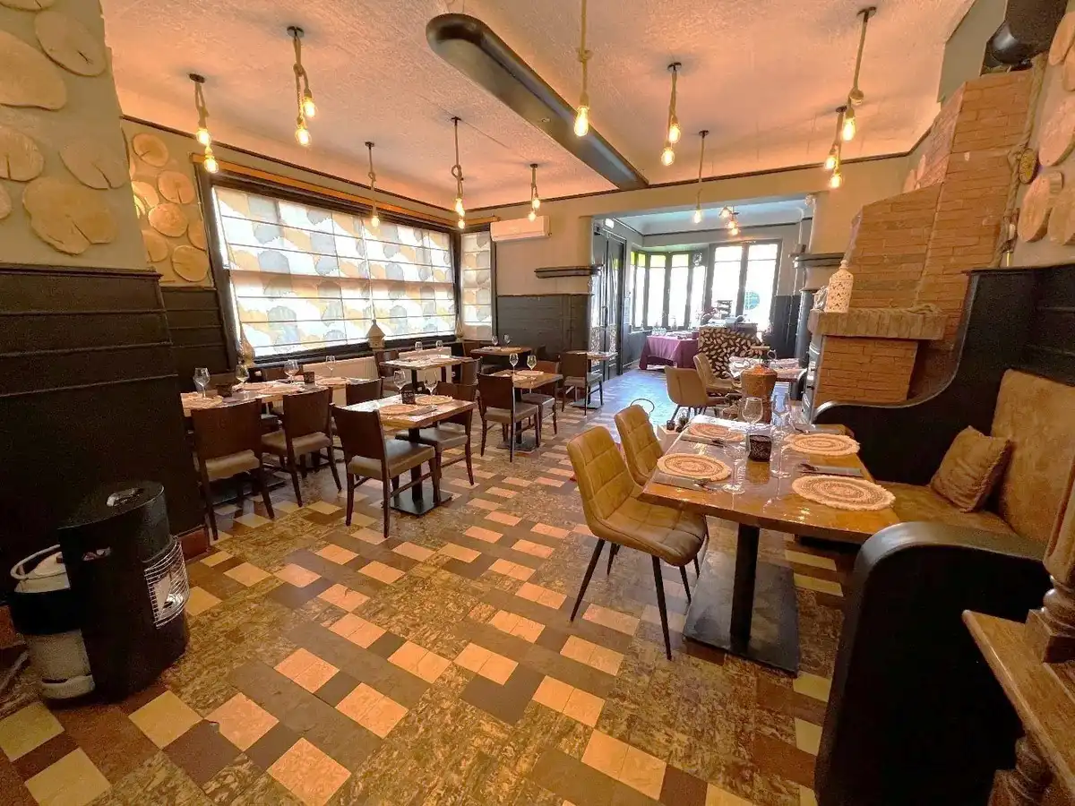 Art-Deco woning op een mooie ligging met mogelijkheid tot 3 slpks (4 à 5 slpks met zolder) en een terras foto 8