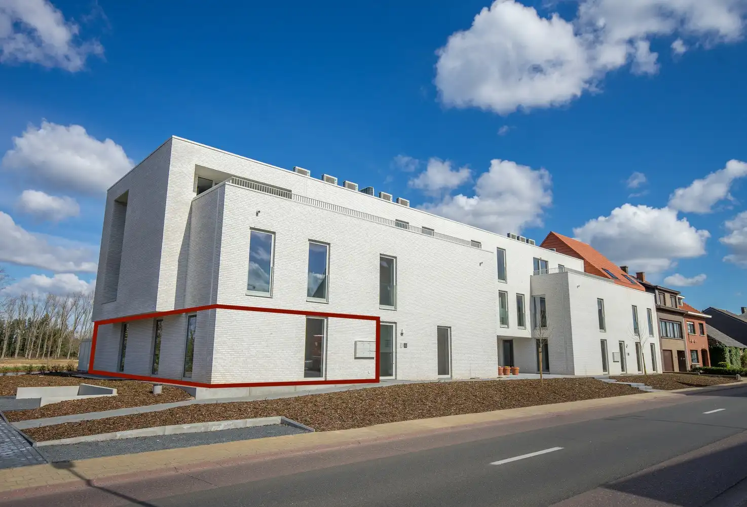 Energiezuinig appartement met een zeer ruim terras en ondergrondse staanplaats! foto {{pictureIndex}}
