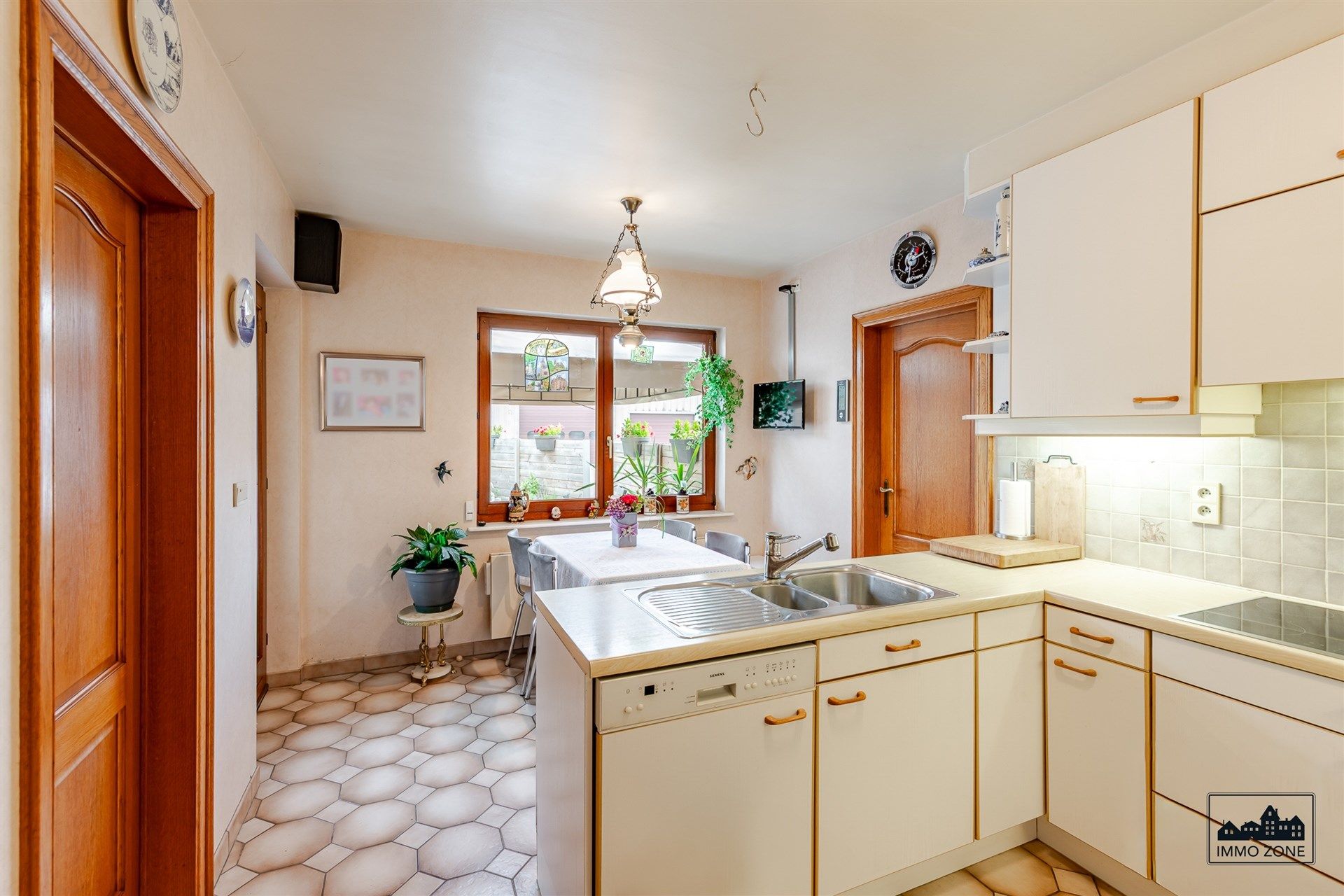 Huis, chalet en ruim magazijn van 375 m2 op toplocatie  foto 10