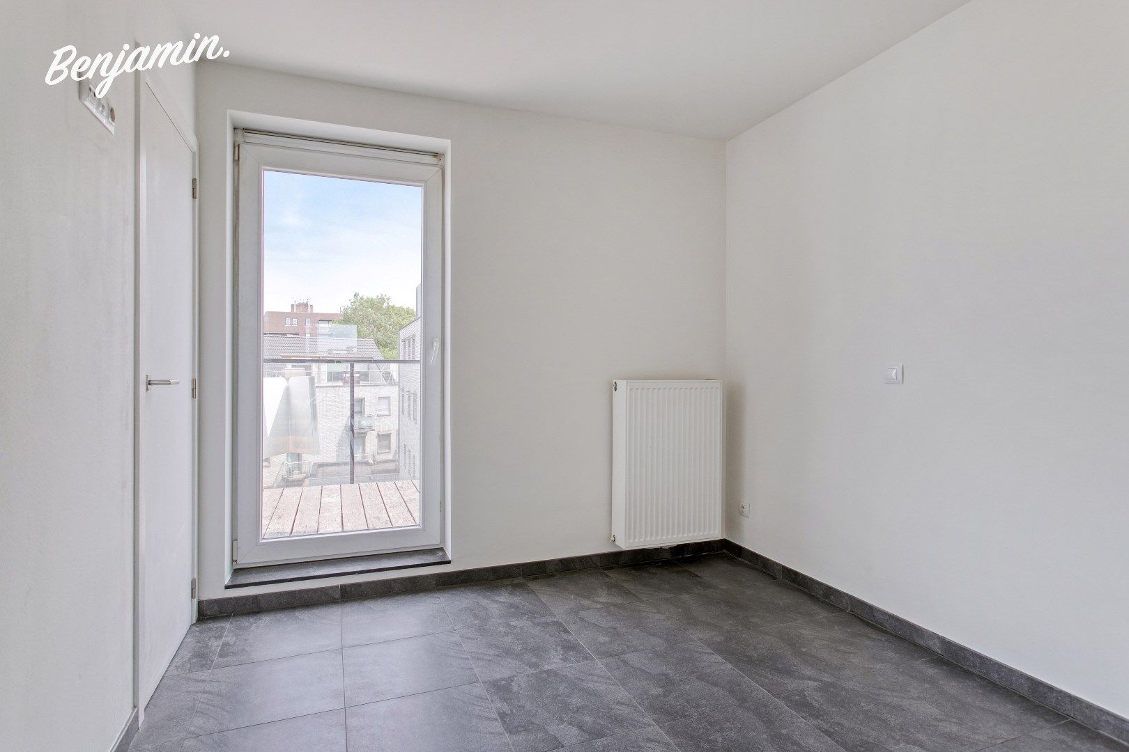 Recent instapklaar appartement met zonneterras en staanplaats in Roeselare foto 8