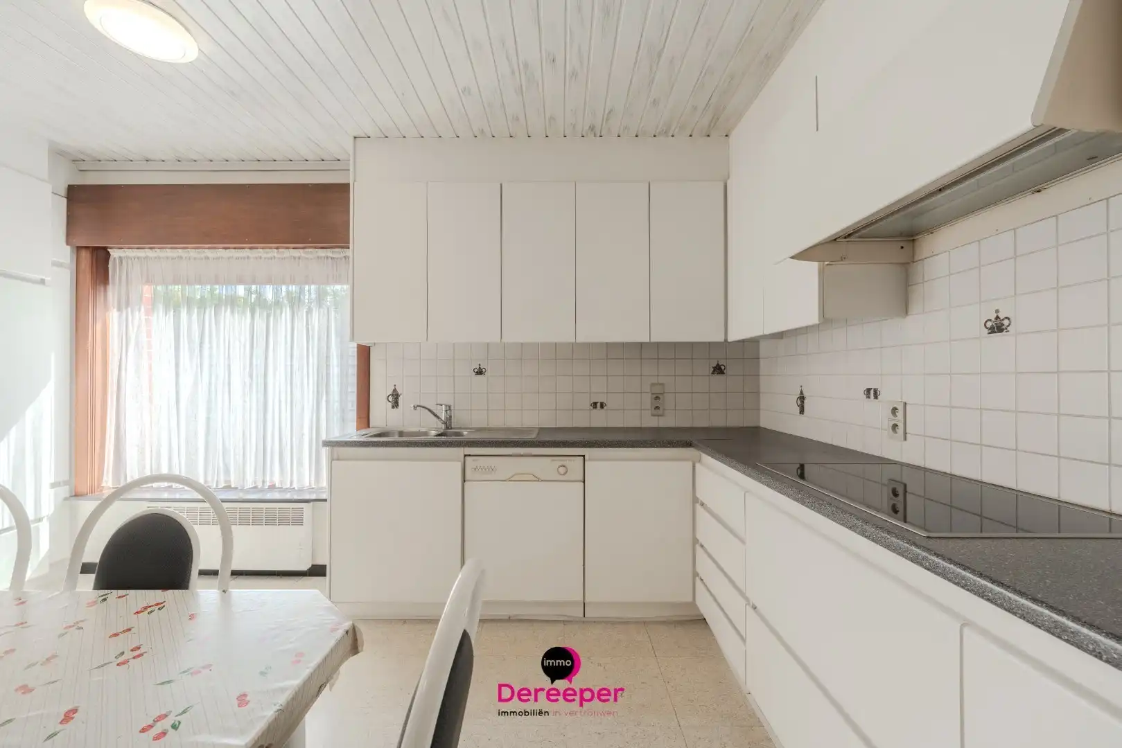 Commercieel pand met showroom, atelier, opslagplaatsen en woonst op toplocatie foto 16