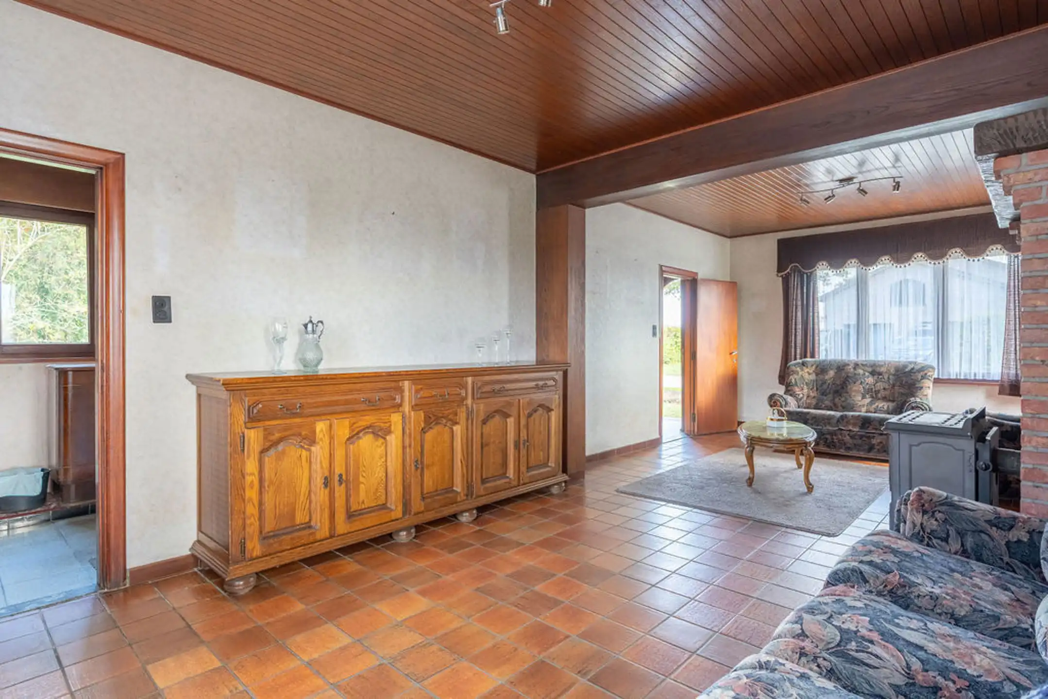 Te renoveren woning op een mooi en gunstig gelegen perceel van in totaal 6.449 m². foto 7