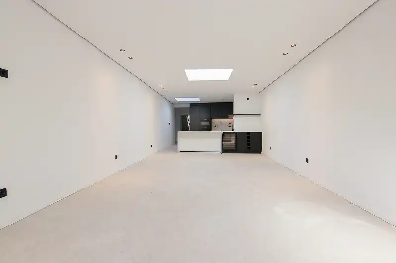 Geslaagde totaalrenovatie met 4 slaapkamers, 2 badkamers, zonnig terras, omheinde tuin en toegang achteraan foto 12