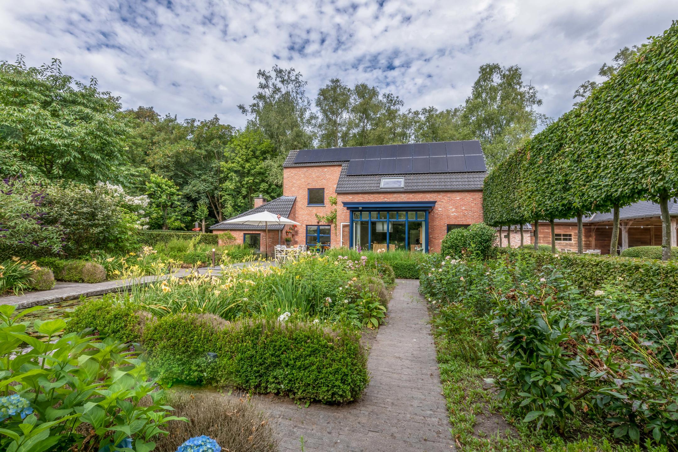 Prachtig perceel van 3348m2 met magnifieke tuin. foto 43