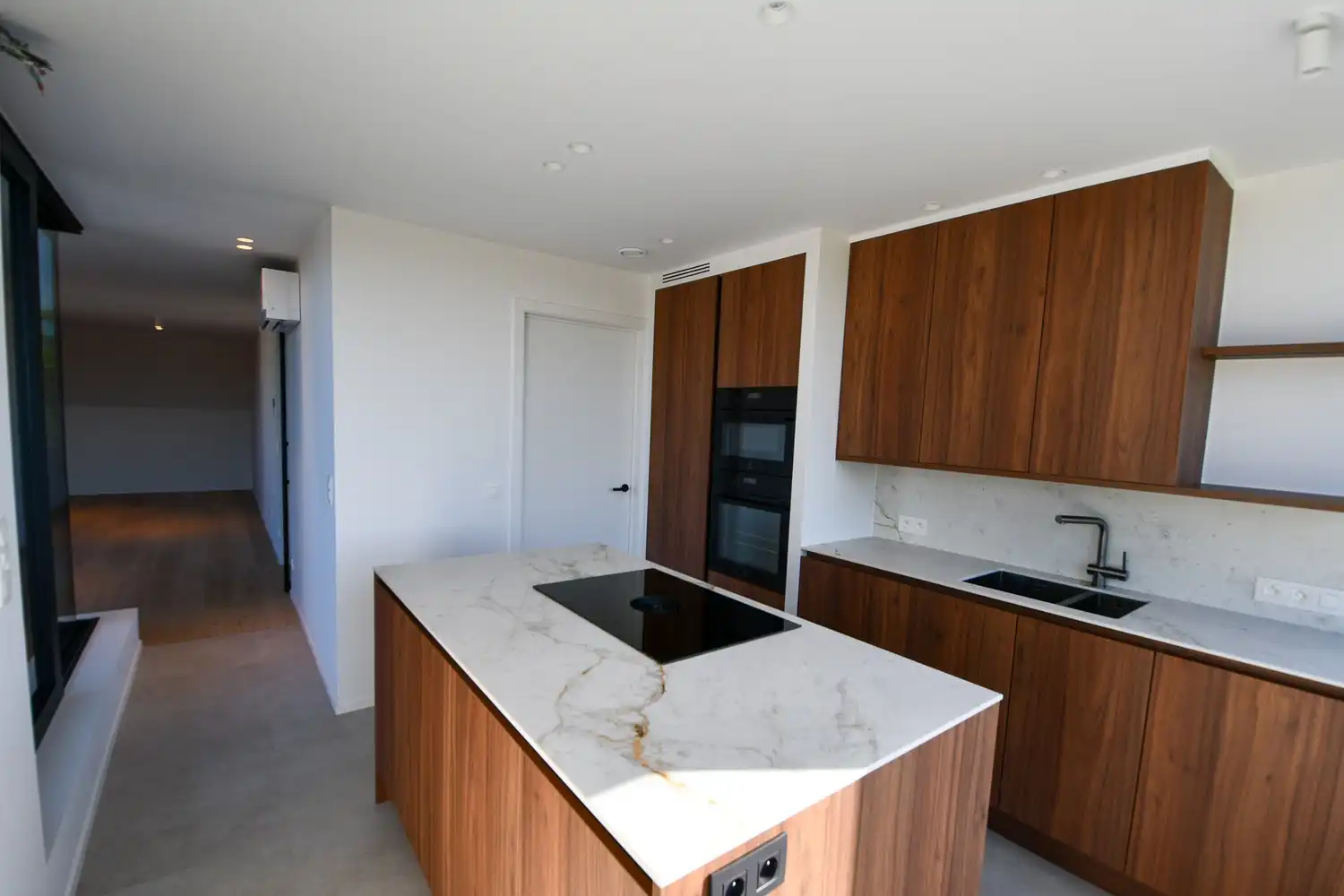 Prachtig dakappartement met hoogstaande afwerkingsgraad foto 2