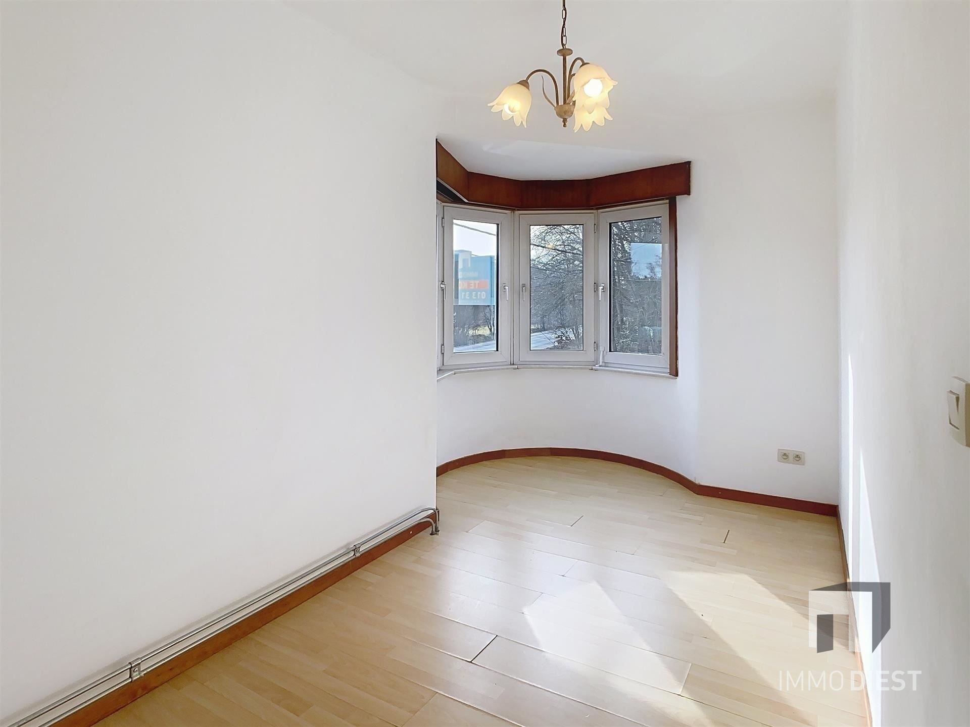 Halfopen woning met kangoeroe-unit te Okselaar.  foto 12