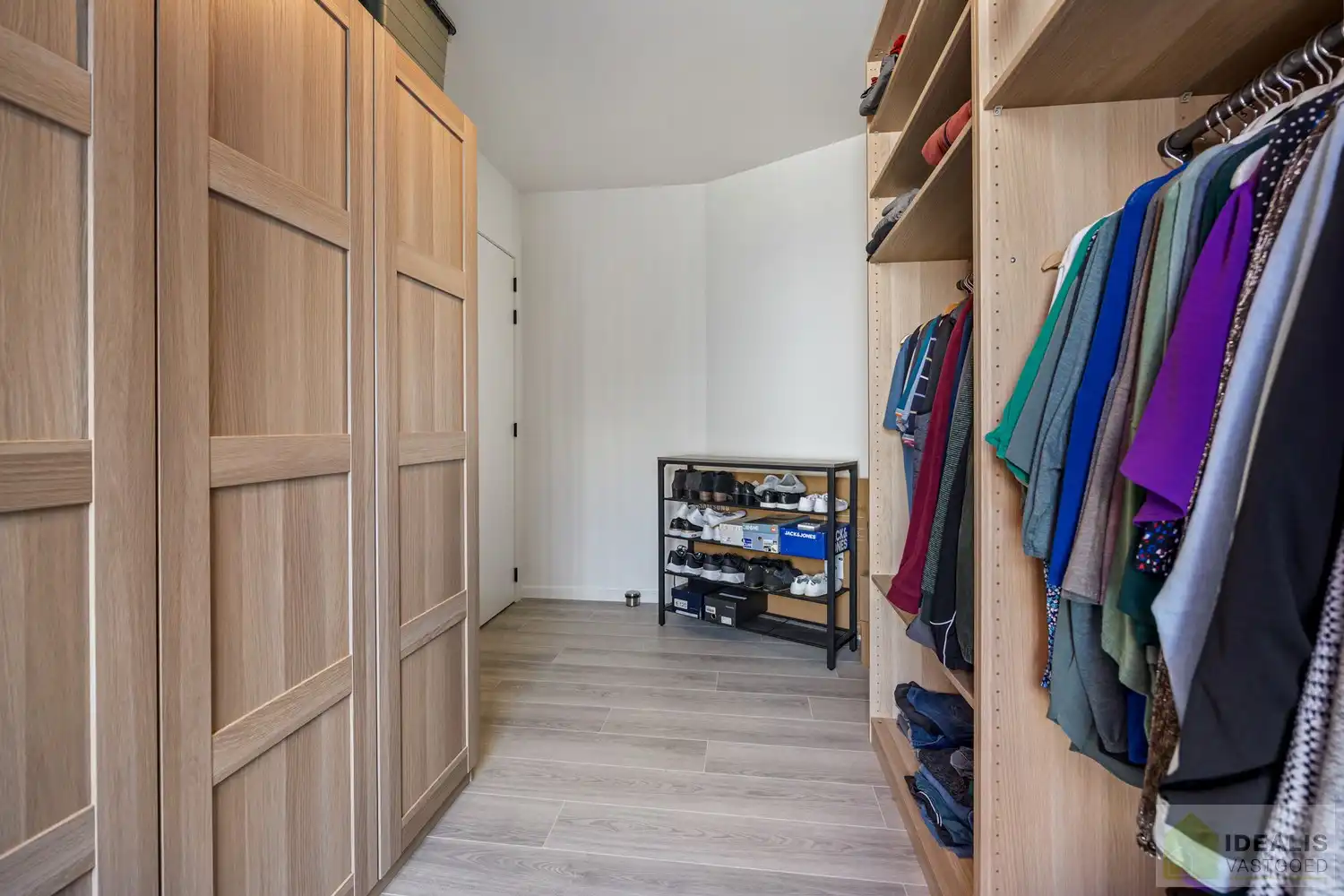PRACHTIGE NIEUWBOUWWONING (2% REGISTRATIERECHTEN MOGELIJK!) MET EEN HEERLIJK LICHTRIJKE WOONKAMER MET OPEN KEUKEN, RUIME BERGING, BUREEL, 3 SLAAPKAMERS, RUIME DRESSING EN RUIME BADKAMER VOORZIEN VAN ALLE COMFORT! EEN HEERLIJK RUIM HUIS MET EEN NAAR WENS AAN TE LEGGEN TUIN, OP EEN GEGEERDE LOCATIE NABIJ HET CENTRUM VAN PEER! foto 33